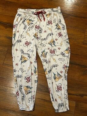 Wizarding World of Harry Potter Women’s Large Jogger Pajama Bottom Red